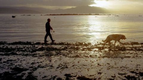 La marea sizigia puede "llevarse" el mar de la costa más de lo usual.