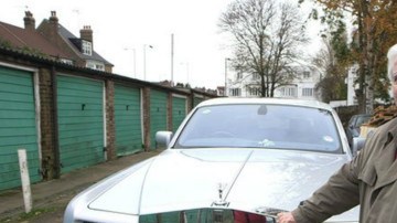 Para febrero del 2015, el magnate ya tenía bajo su posesión 12 distintos garajes valorados en millones