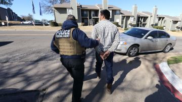 Tras un arresto puedes hacer contacto con alguna organización proinmigrante en tu área. / fotos: archivo.