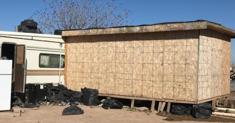 Los 67 migrantes llevaban unos 5 días en una caseta de 36 metros cuadrados.