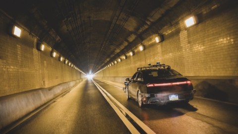 Aurora no fabrica autos, más bien diseña un sistema para que vehículos de Volkswagen, Nissan y Boyton no requieran conductores