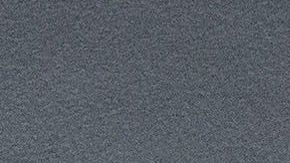 La cantante Lady Gaga posa a su llegada a la alfombra roja de la ceremonia de los Premios Grammy en el Staples Center.