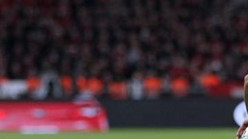 Diego Lainez entró de cambio en lugar de su compatriota Andrés Guardado