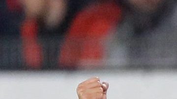 El mexicano Diego Lainez se estrenó como goleador del Real Betis en un partido de Europa League.