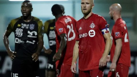 Los jugadores del Toronto FC no podían creer la goleada que les propinó el Atlético Independiente de Panamá.