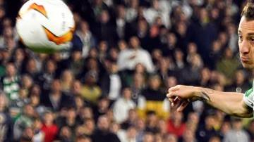 Andrés Guardado fue titular en la derrota del Betis ante el Valencia