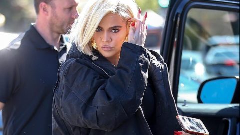 Khloé Kardashian.