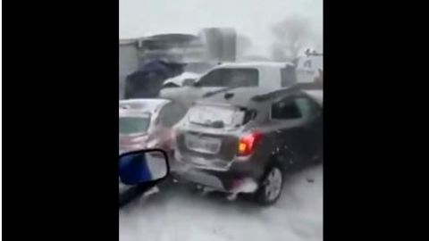 Pila de autos acumulados