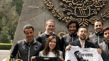 El equipo de Club de Cuervos quiso reunirse con López Obrador, pero no tuvo suerte