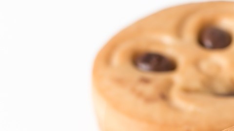 Golpea a su novia con una galleta y es arrestado