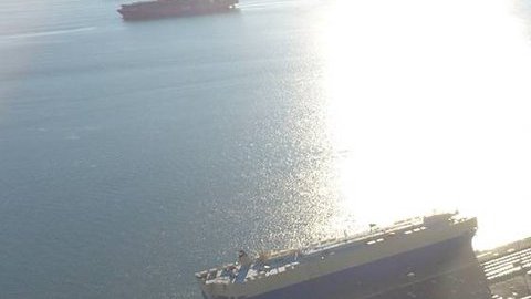 Elon Musk comparte en Twitter impresionante foto de Teslas en Puerto de San Francisco
