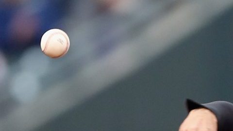 Nolan Arenado firmó millonaria extensión de contrato con los Colorado Rockies.