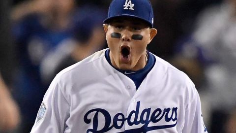 El pelotero dominicano Manny Machado firmó uno de los contratos más impresionantes en la historia de las Mayores.