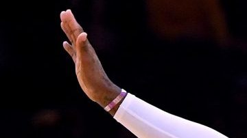 LeBron James también consiguió superar la barrera de los 32,000 puntos en la NBA con Los Angeles Lakers.