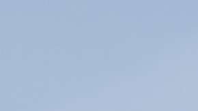 Miles de latinx desafían obstáculos para poder graduarse.