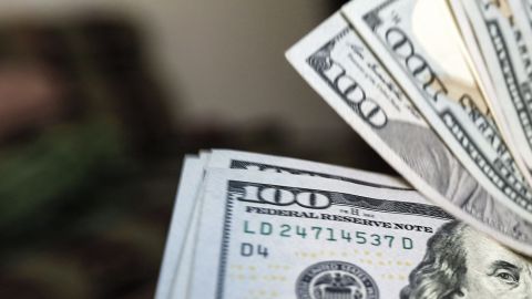 El dólar logra avances en México.