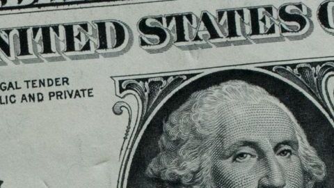 El dólar sigue con altibajos.