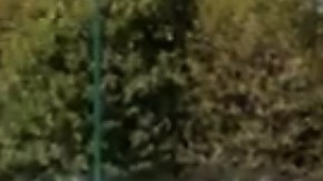 Eden Hazard mostró sus dotes futbolísticas pero con un balón de fútbol americano.