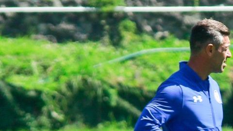 Pedro Caixinha y Ricardo Peláez fueron 'aplacados' por el presidente de Cruz Azul Guillermo Álvarez.