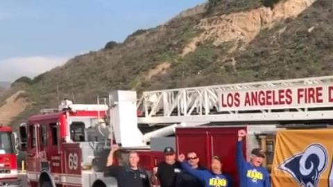 El LAFD grabó un video con banderolas para echarle ánimo al eqiupo angelino. / LAFD