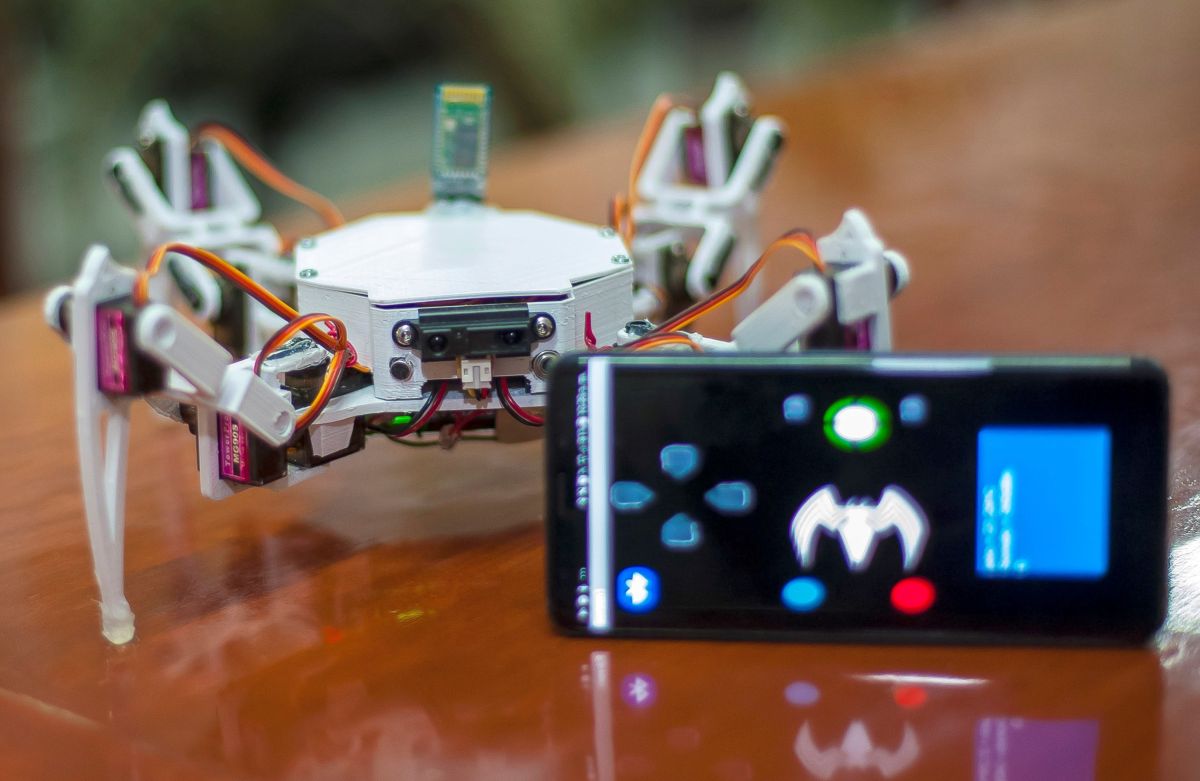 Crean un robot arácnido para la búsqueda y rescate de personas en México