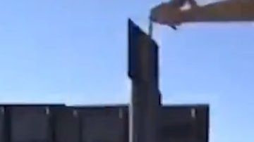 Más de 20 proyectos del gobierno se afectarían por la construcción del muro