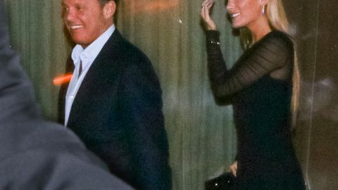 Luis Miguel junto a Mollie Gould