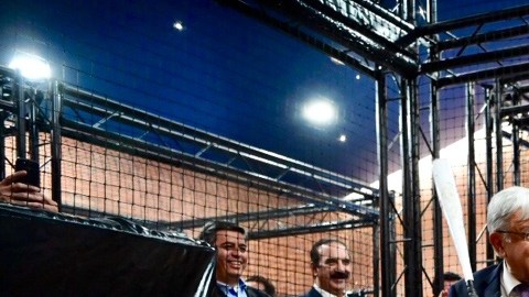 El presidente López Obrador demostró sus cualidades como bateador