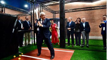 El presidente López Obrador demostró sus cualidades como bateador