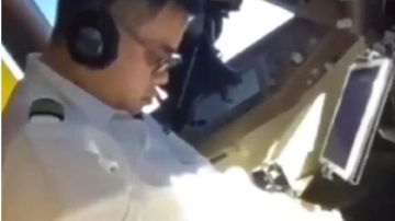 Un piloto se quedó dormido en pleno vuelo.
