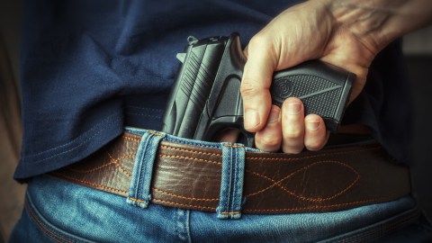 Le dijo un piropo a una mujer y termina baleado