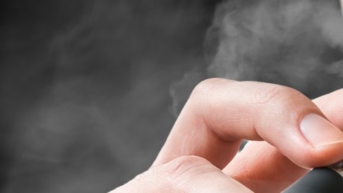 Muere por cigarrillo electrónico