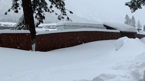 Las autoridades recordaron la importancia de sacar los autos de las áreas de remoción de nieve y tener cuidado al usar vehículos durante los principales eventos de nieve.