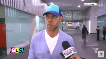 Luis Roberto Alves "Zague" fue entrevistado en la terminal aérea de la Ciudad de México