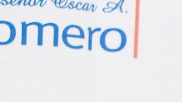 03/28/19 /LOS ANGELES/Gov. Gavin Newsom with his wife, Jennifer Siebel Newsom (L),Êjoined by Assemblywoman Wendy Carrillo (R), participate in a roundtable discussion, at Clinica Monsenor Oscar Romero, on the root causes of migration from Central America and California's efforts to provide assistance to asylum seekers. (Aurelia Ventura/La Opinion)