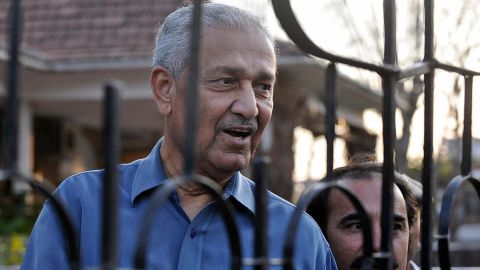 AQ Khan, contrabandista internacional de tecnología nuclear.