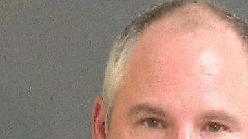 Bob McCaffrey fue arrestado y procesado por obstrucción a la justicia.