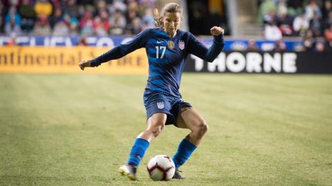 Tobin Health y otras jugadoras más de la selección femenil de EEUU exigen mejoras laborales y salariales