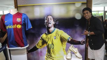 La exposición de Ronaldinho en el estadio Maracaná cuenta con muchos objetos personales