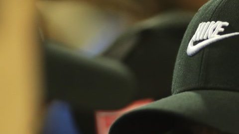 El comportamiento del futbolista brasileño Neymar del PSG francés será analizado por la UEFA.