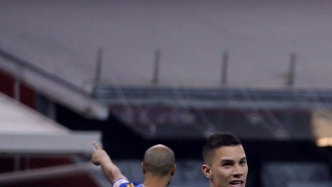 América se impone 3-0 a Tigres en el estadio Azteca