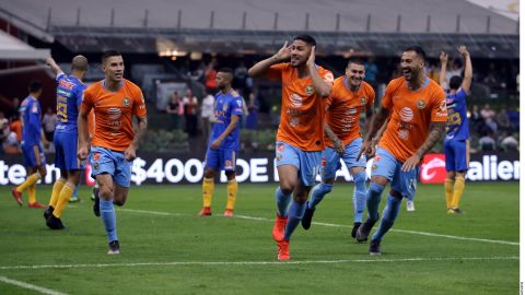 América se impone 3-0 a Tigres en el estadio Azteca