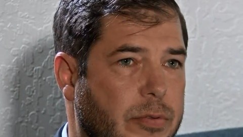 "La acusación de que pude haberle hecho daño a una de mis hijas es falsa e impensable", sostuvo Arámbula en un comunicado.