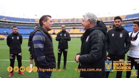 Julio César Chávez visitó el entrenamiento de Tigres UANL