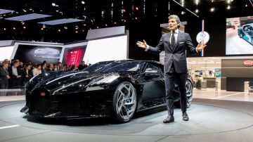 Presentan el Bugatti La Voiture Noire, el auto más caro del mundo