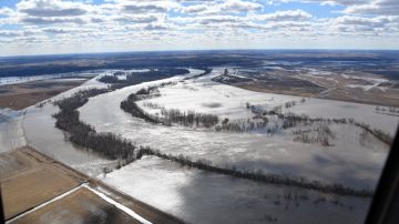 Inundaciones y rotura de diques en el río Missouri.