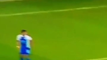 Mason Bennett hizo para el Derby County un auténtico golazo.