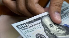 A los hispanos les ha costado mejorar su situación económica.