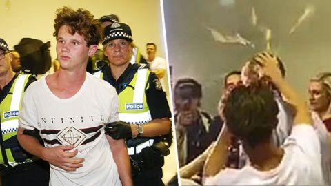Adolescente lanza huevos a un senador australiano.