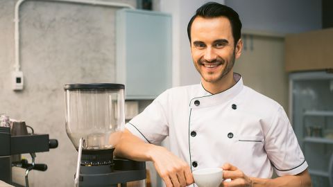 Aunque ser chef o plomero no parecerían ser trabajos muy glamorosos, sí serían bastantes redituables.